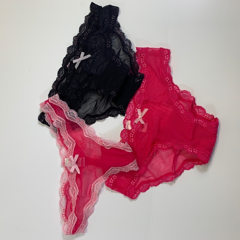 RARE VICTORIA SECRET POUT RARE Lace Panties NWT